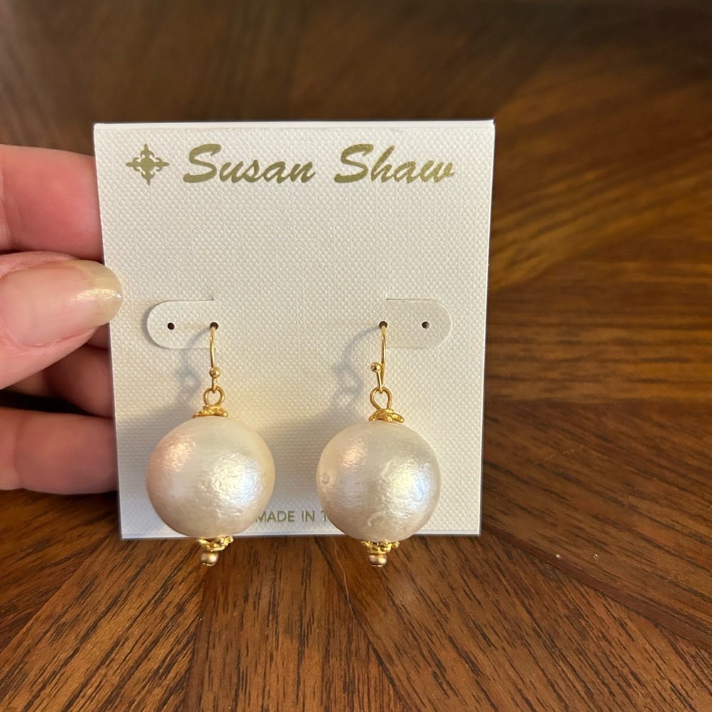 Large Pearl drop earrings
